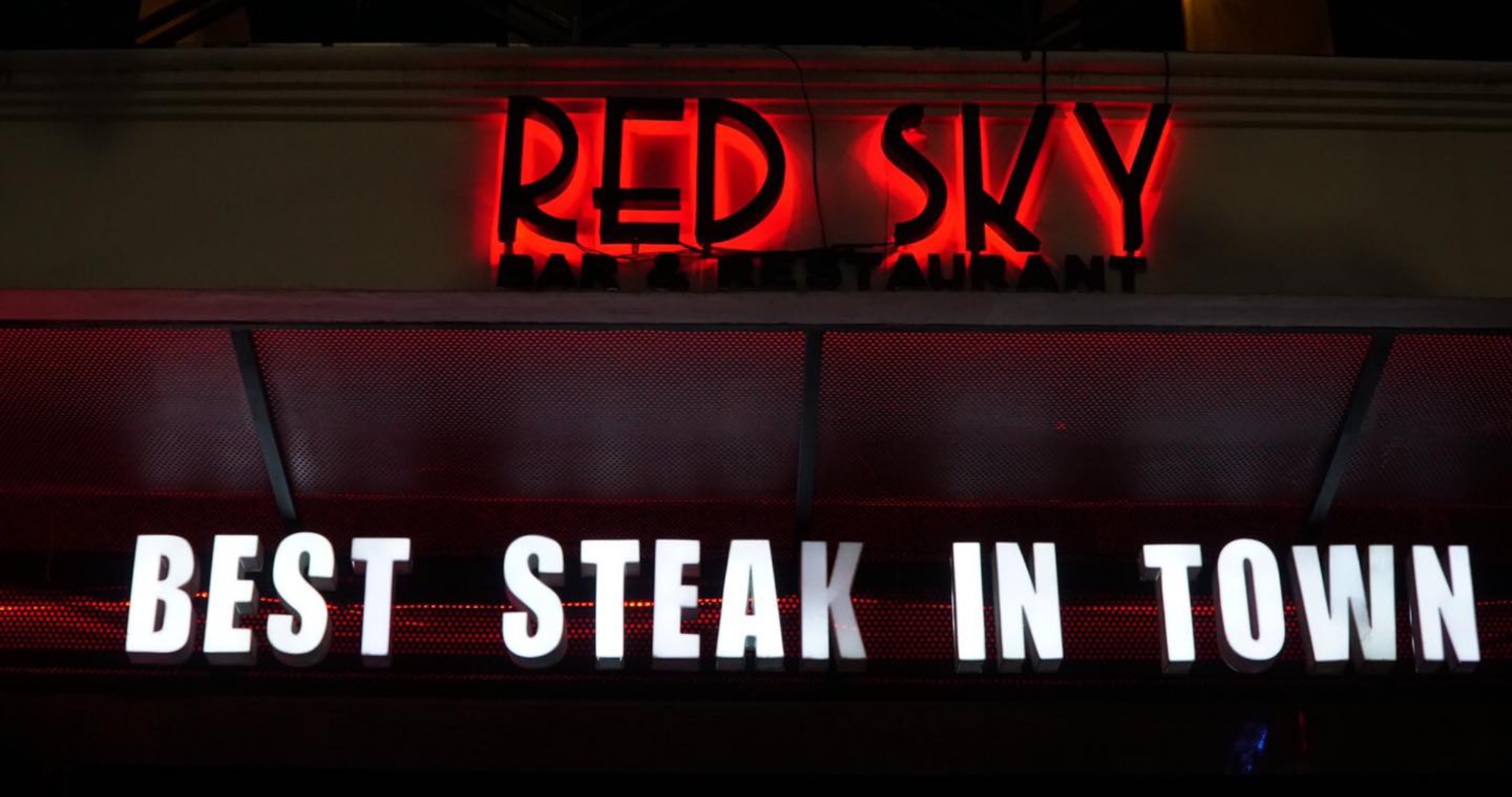 다낭 최고의 스테이크 레스토랑 5곳 - Red Sky Steakhouse