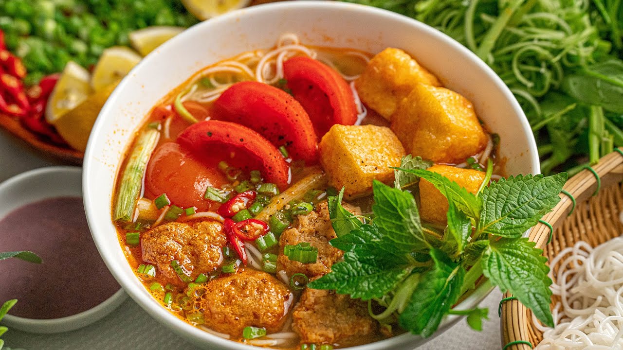 3 Famous Danang Crab Noodles Restaurants